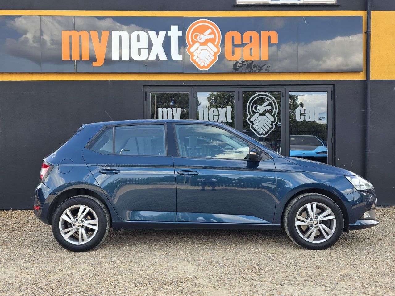 A 2021 SKODA FABIA 1.0 TSI SE Hatchback 5dr Petrol DSG Euro 6 (s/s) (95 ps) A 2021 SKODA FABIA 1.0 TSI SE Hatchback 5dr Petrol DSG Euro 6 (s/s) (95 ps)