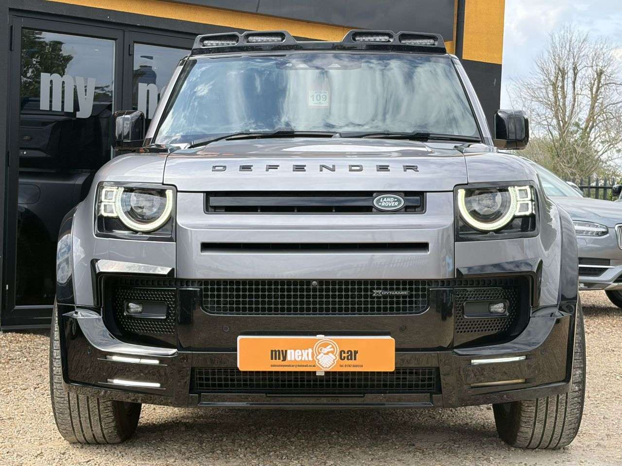 A 2023 LAND ROVER DEFENDER 90 3.0 D250 MHEV X-Dynamic SE SUV 3dr Diesel Auto 4WD Euro 6 (s/s) (250 ps) LI A 2023 LAND ROVER DEFENDER 90 3.0 D250 MHEV X-Dynamic SE SUV 3dr Diesel Auto 4WD Euro 6 (s/s) (250 ps) LI