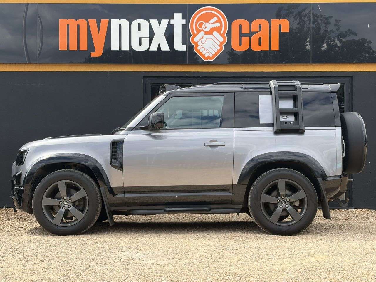 2023 LAND ROVER DEFENDER 90 2023 LAND ROVER DEFENDER 90