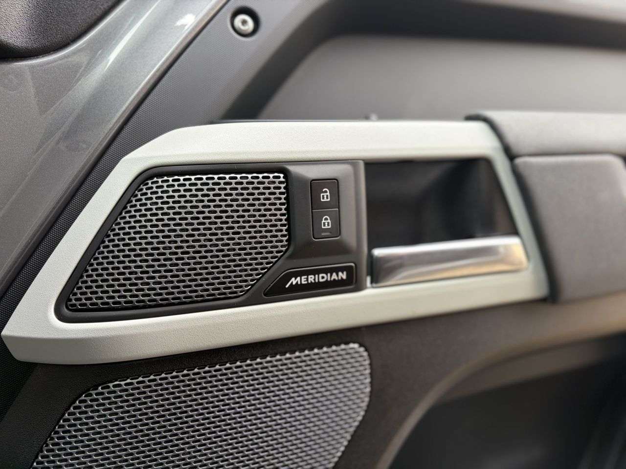 2023 LAND ROVER DEFENDER 90 2023 LAND ROVER DEFENDER 90