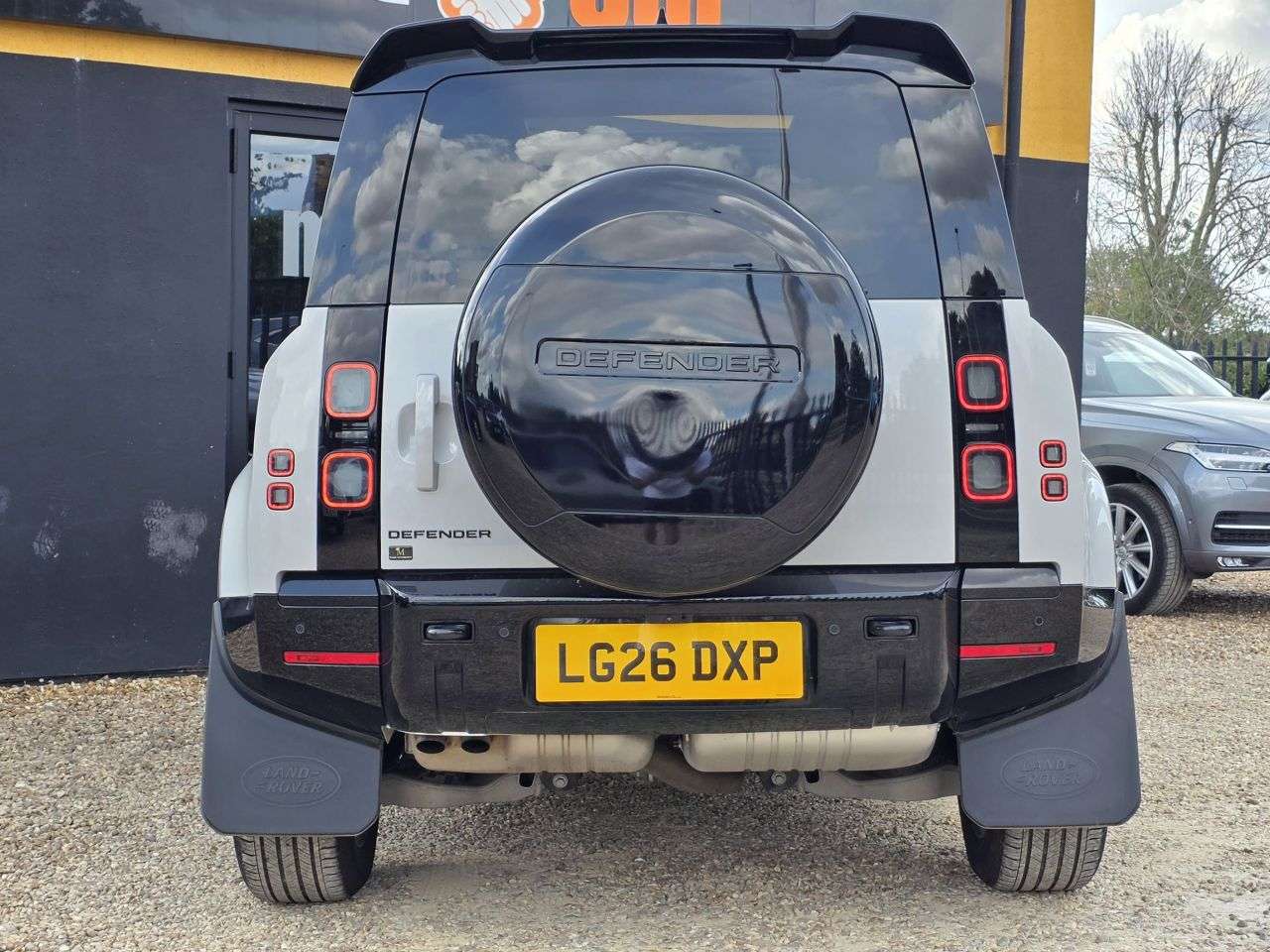 A 2026 LAND ROVER DEFENDER 90 3.0 D250 MHEV X-Dynamic SE SUV 3dr Diesel Auto 4WD Euro 6 (s/s) (250 ps) FU A 2026 LAND ROVER DEFENDER 90 3.0 D250 MHEV X-Dynamic SE SUV 3dr Diesel Auto 4WD Euro 6 (s/s) (250 ps) FU