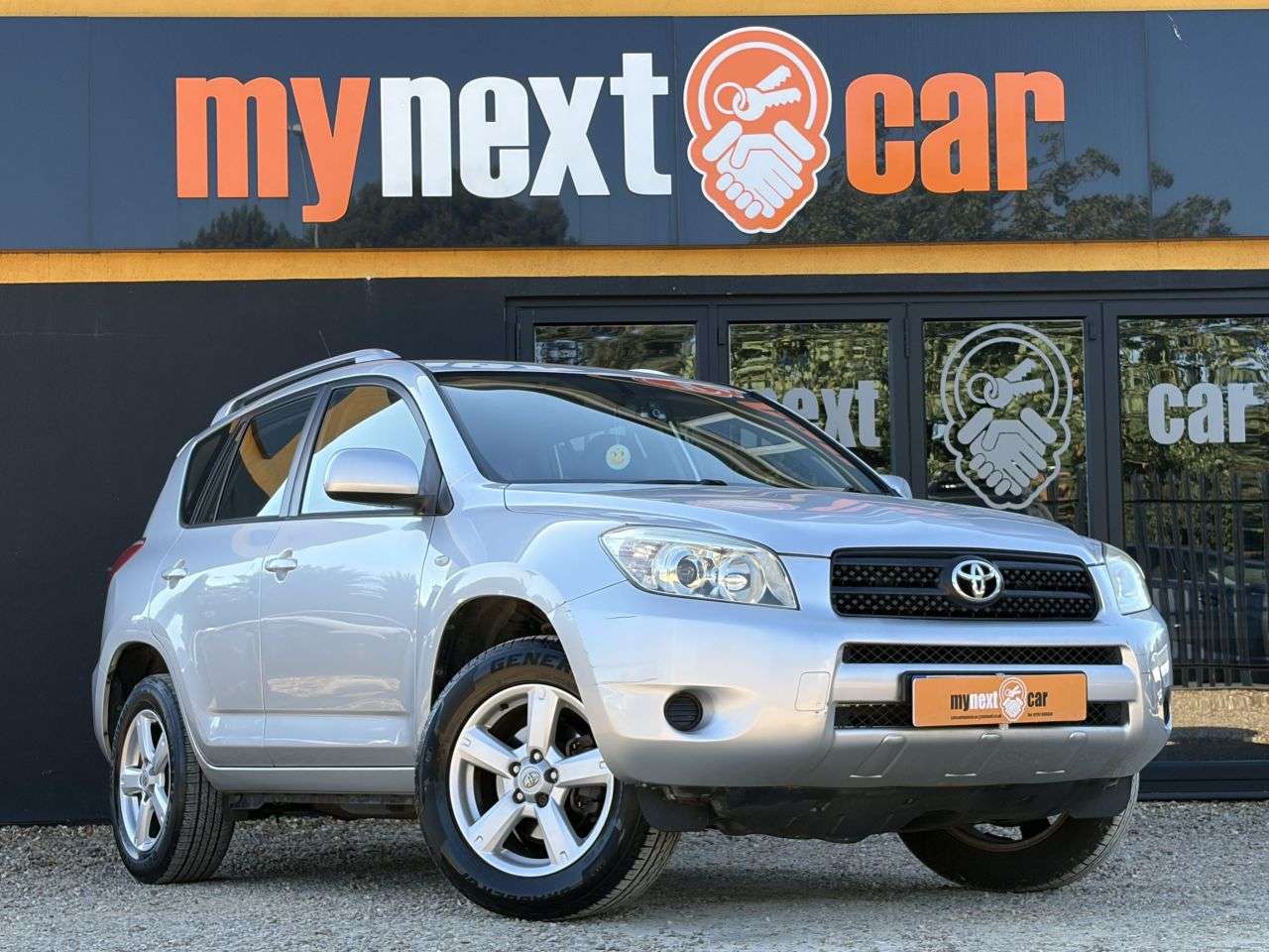 A 2006 TOYOTA RAV4 2.0 XT3 SUV 5dr Petrol Automatic 4WD (212 g/km, 150 bhp) FULL SERVICE HISTO A 2006 TOYOTA RAV4 2.0 XT3 SUV 5dr Petrol Automatic 4WD (212 g/km, 150 bhp) FULL SERVICE HISTO