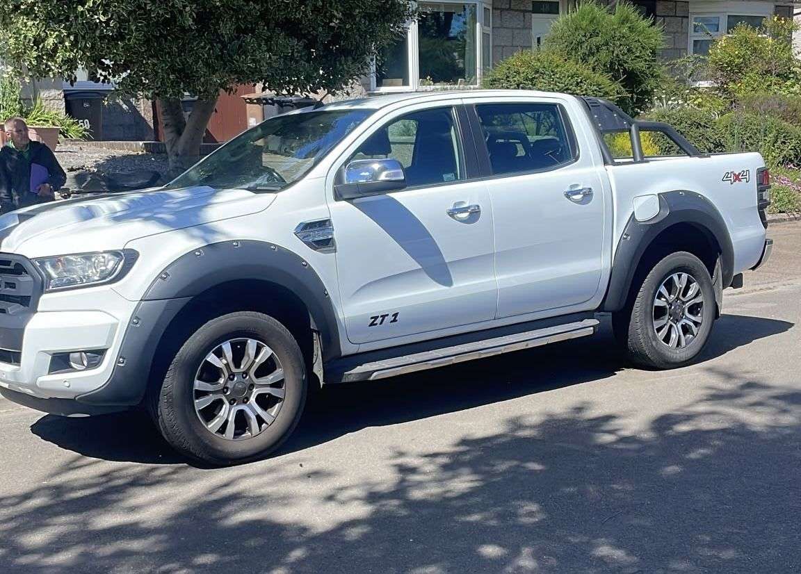 A 2016 FORD RANGER 3.2 TDCi Limited 1 Pickup Double Cab 4dr Diesel Manual 4WD Euro 5 (s/s) (20 A 2016 FORD RANGER 3.2 TDCi Limited 1 Pickup Double Cab 4dr Diesel Manual 4WD Euro 5 (s/s) (20