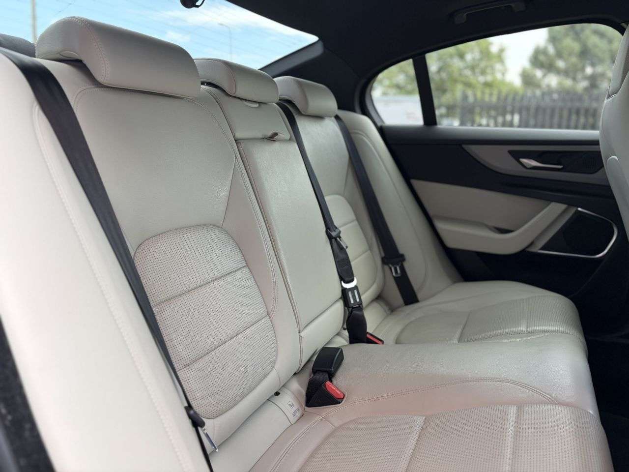 2019 JAGUAR XE 2019 JAGUAR XE