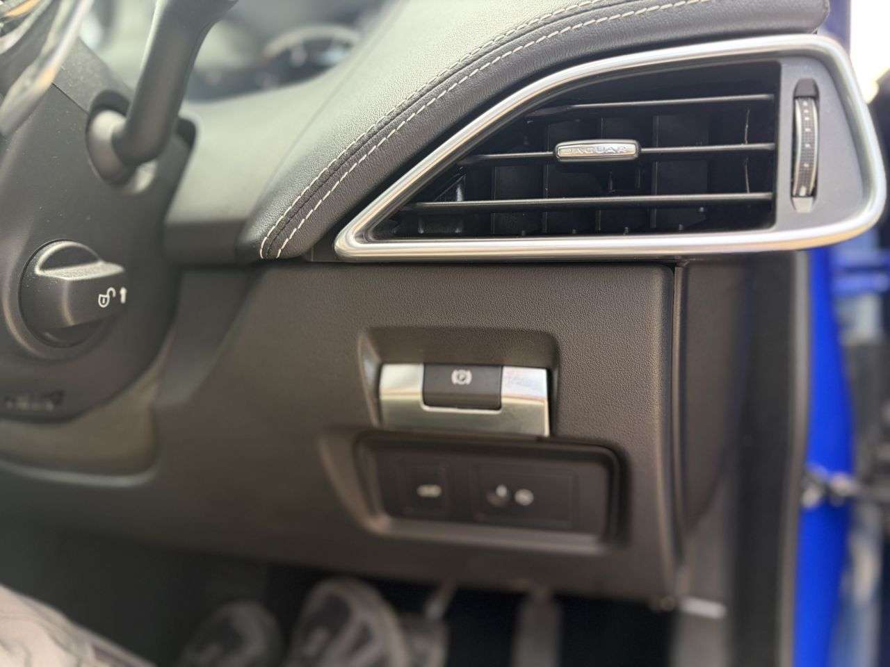 2019 JAGUAR XE 2019 JAGUAR XE