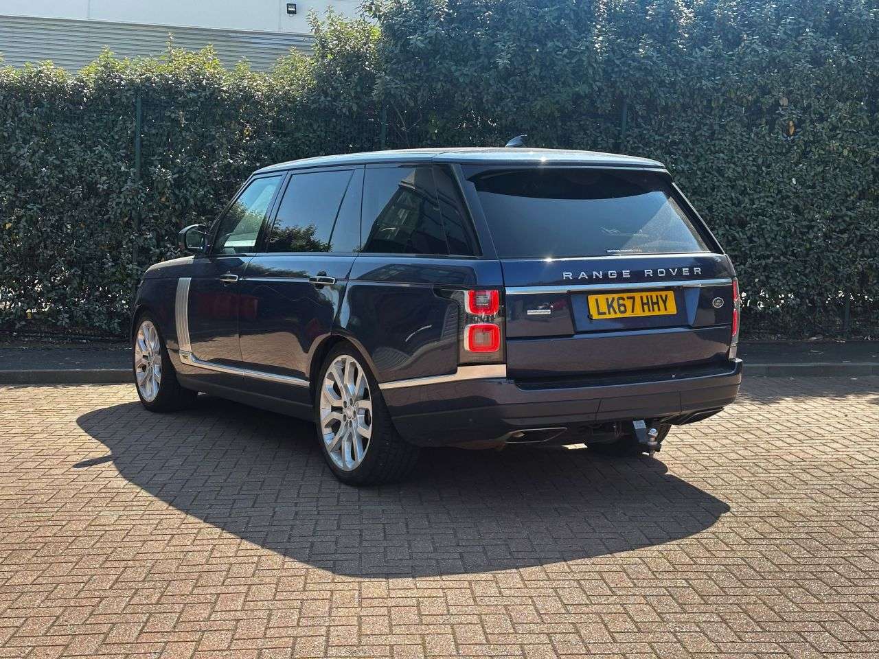 A 2018 LAND ROVER RANGE ROVER 5.0 P525 V8 Autobiography Auto 4WD Euro 6 (s/s) 5dr LWB SVO PREMIUM PALLETE A 2018 LAND ROVER RANGE ROVER 5.0 P525 V8 Autobiography Auto 4WD Euro 6 (s/s) 5dr LWB SVO PREMIUM PALLETE