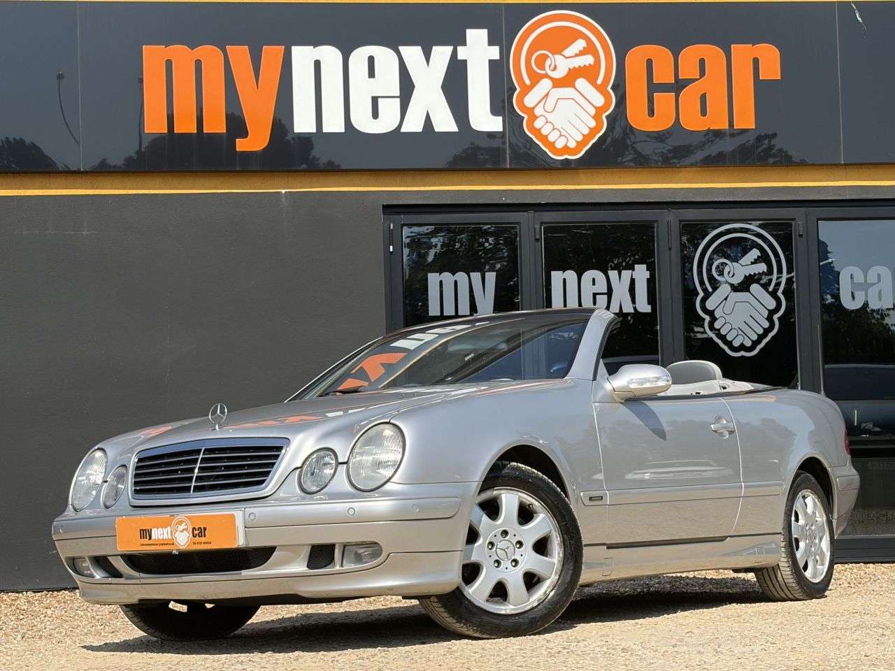 A 2002 MERCEDES-BENZ CLK 3.2 CLK320 AVANTGARDE CABRIOLET 2DR 218 BHP FULL SERVICE HISTORY + FULL LEA A 2002 MERCEDES-BENZ CLK 3.2 CLK320 AVANTGARDE CABRIOLET 2DR 218 BHP FULL SERVICE HISTORY + FULL LEA