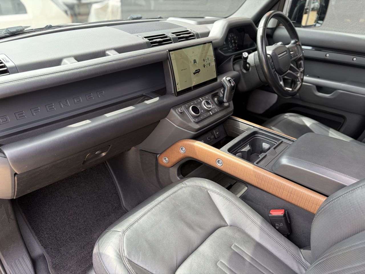 2023 LAND ROVER DEFENDER 130 2023 LAND ROVER DEFENDER 130