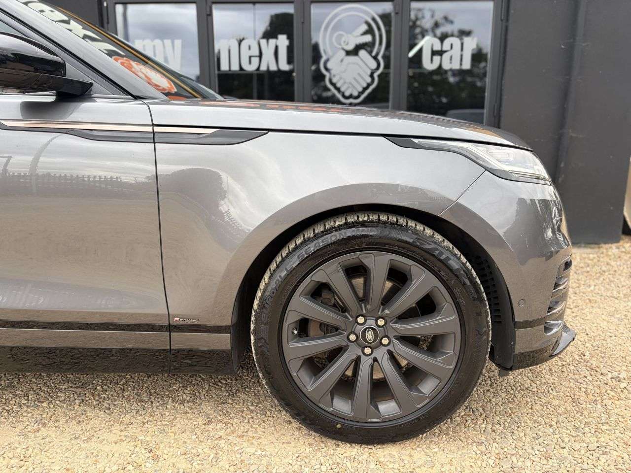 2019 LAND ROVER RANGE ROVER VELAR 2019 LAND ROVER RANGE ROVER VELAR