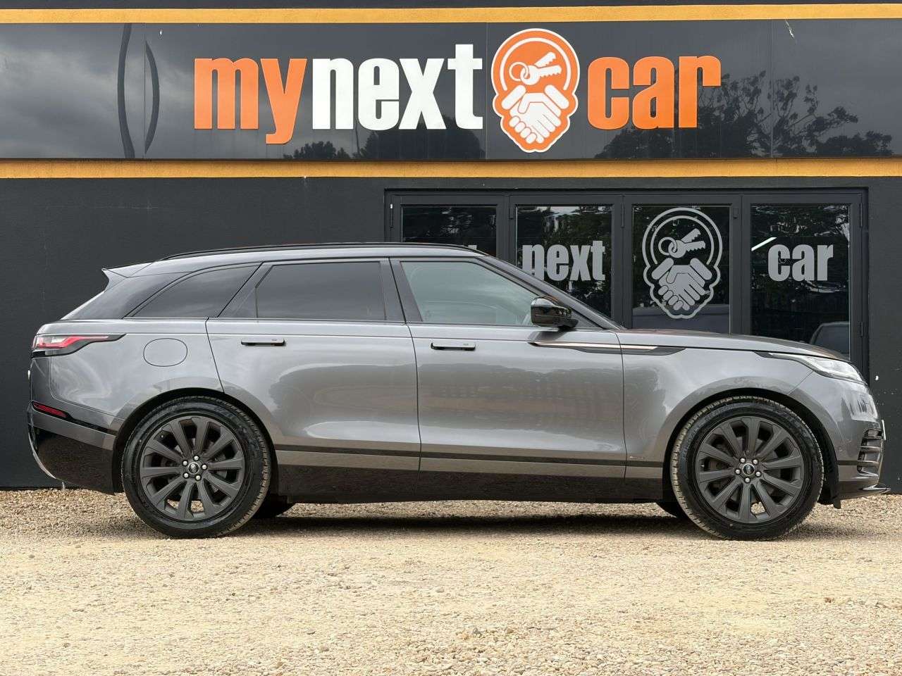 2019 LAND ROVER RANGE ROVER VELAR 2019 LAND ROVER RANGE ROVER VELAR