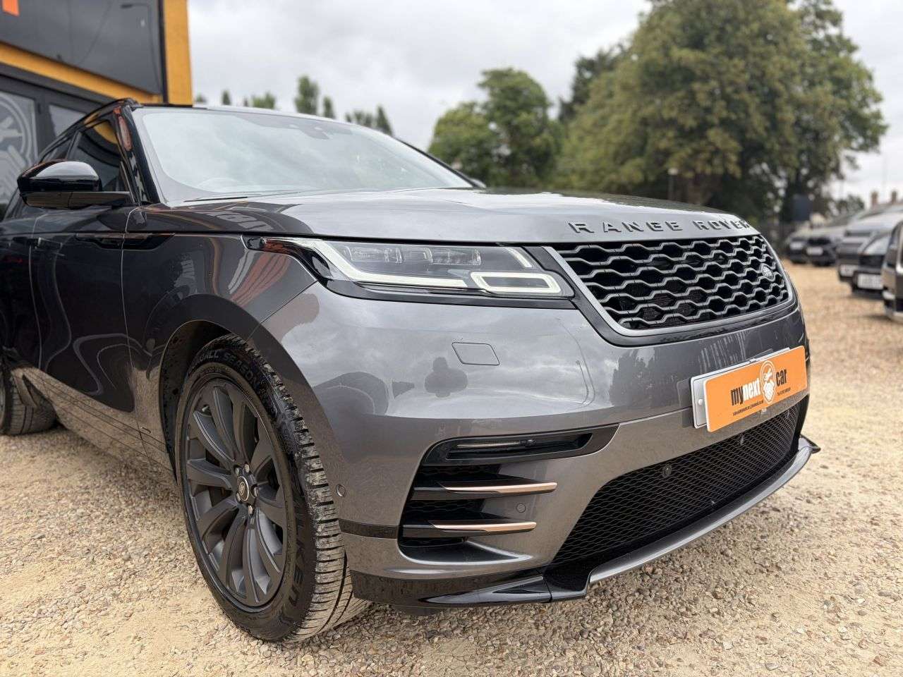 A 2019 LAND ROVER RANGE ROVER VELAR 3.0 D300 R-Dynamic SE SUV 5dr Diesel Auto 4WD Euro 6 (s/s) (300 ps) CORRIS A 2019 LAND ROVER RANGE ROVER VELAR 3.0 D300 R-Dynamic SE SUV 5dr Diesel Auto 4WD Euro 6 (s/s) (300 ps) CORRIS