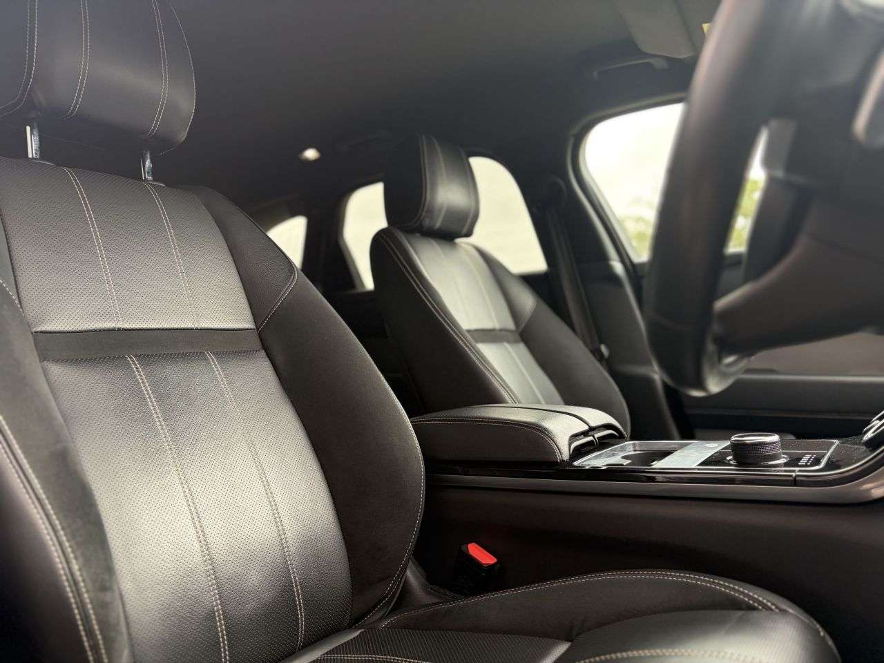2019 LAND ROVER RANGE ROVER VELAR 2019 LAND ROVER RANGE ROVER VELAR