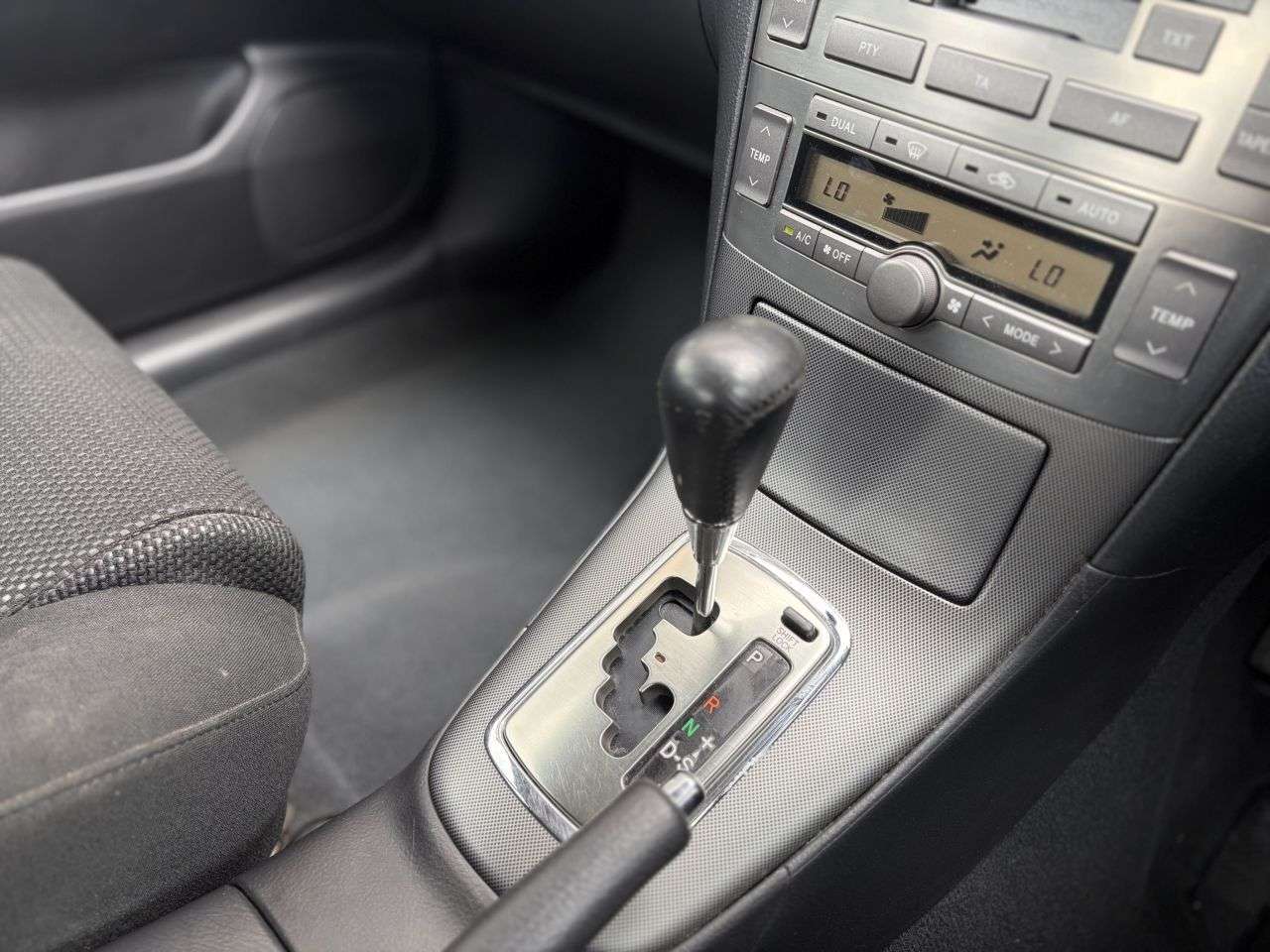 2005 TOYOTA AVENSIS 2005 TOYOTA AVENSIS