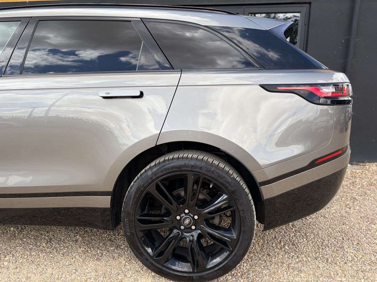 2019 LAND ROVER RANGE ROVER VELAR 2019 LAND ROVER RANGE ROVER VELAR