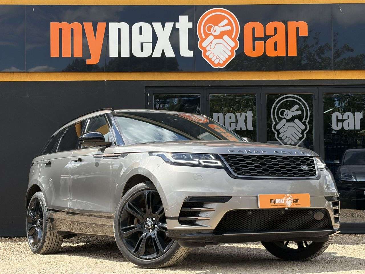 A 2019 LAND ROVER RANGE ROVER VELAR 3.0 D300 R-Dynamic HSE SUV 5dr Diesel Auto 4WD Euro 6 (s/s) (300 ps) SILICO A 2019 LAND ROVER RANGE ROVER VELAR 3.0 D300 R-Dynamic HSE SUV 5dr Diesel Auto 4WD Euro 6 (s/s) (300 ps) SILICO