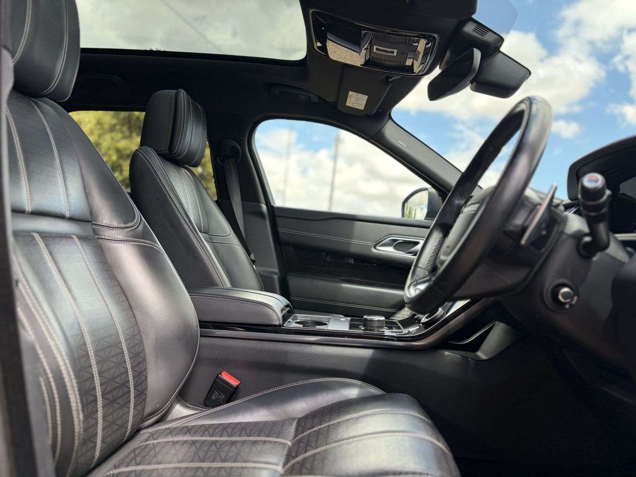2019 LAND ROVER RANGE ROVER VELAR 2019 LAND ROVER RANGE ROVER VELAR