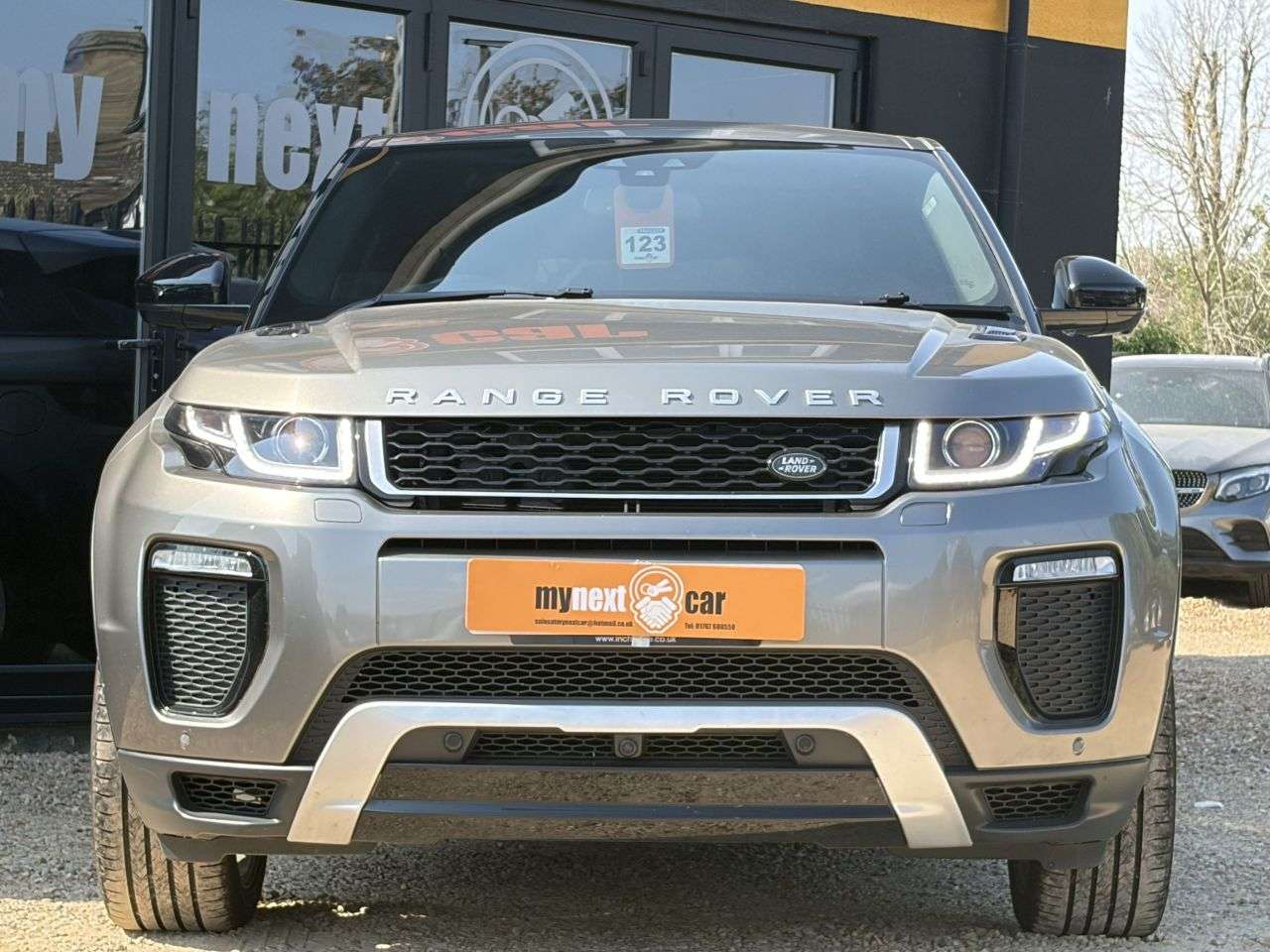 A 2017 LAND ROVER RANGE ROVER EVOQUE 2.0 TD4 HSE Dynamic Lux SUV 5dr Diesel Auto 4WD Euro 6 (s/s) (180 ps) GALLI A 2017 LAND ROVER RANGE ROVER EVOQUE 2.0 TD4 HSE Dynamic Lux SUV 5dr Diesel Auto 4WD Euro 6 (s/s) (180 ps) GALLI