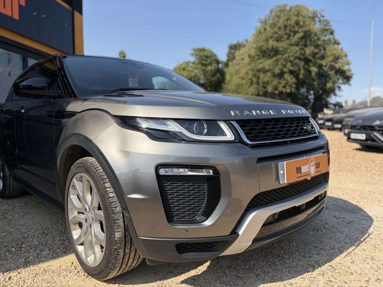 A 2017 LAND ROVER RANGE ROVER EVOQUE 2.0 TD4 HSE Dynamic Lux SUV 5dr Diesel Auto 4WD Euro 6 (s/s) (180 ps) GALLI A 2017 LAND ROVER RANGE ROVER EVOQUE 2.0 TD4 HSE Dynamic Lux SUV 5dr Diesel Auto 4WD Euro 6 (s/s) (180 ps) GALLI