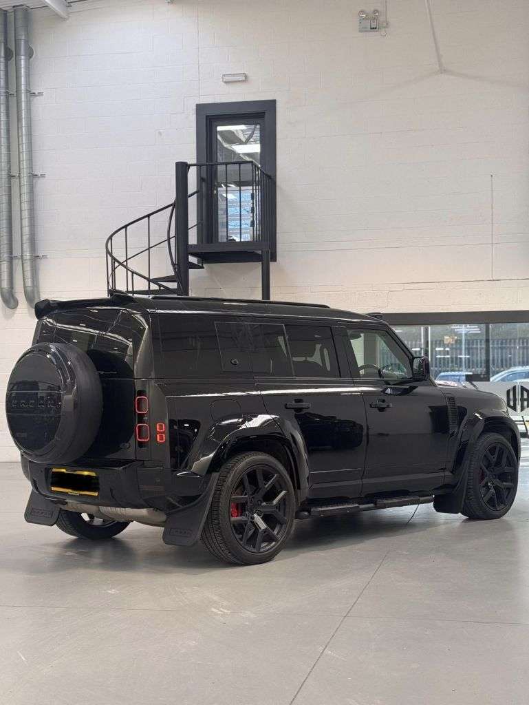 A 2021 LAND ROVER DEFENDER 110 3.0 D250 MHEV XS Edition SUV 5dr Diesel Auto 4WD Euro 6 (s/s) (250 ps) * DE A 2021 LAND ROVER DEFENDER 110 3.0 D250 MHEV XS Edition SUV 5dr Diesel Auto 4WD Euro 6 (s/s) (250 ps) * DE