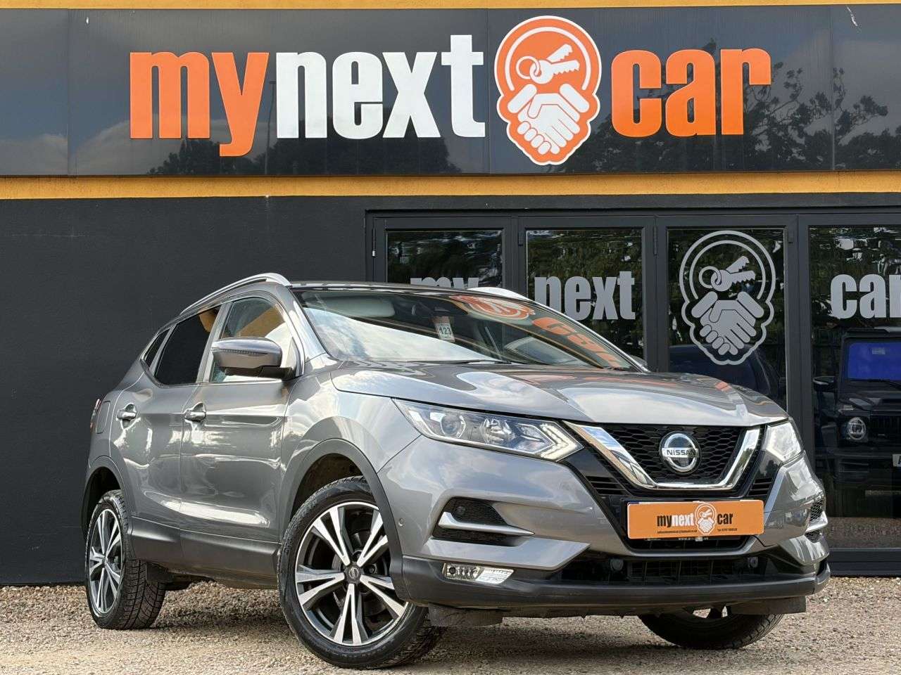 A 2019 NISSAN QASHQAI 1.3 DIG-T N-Connecta SUV 5dr Petrol DCT Auto Euro 6 (s/s) (160 ps) Apple Ca A 2019 NISSAN QASHQAI 1.3 DIG-T N-Connecta SUV 5dr Petrol DCT Auto Euro 6 (s/s) (160 ps) Apple Ca