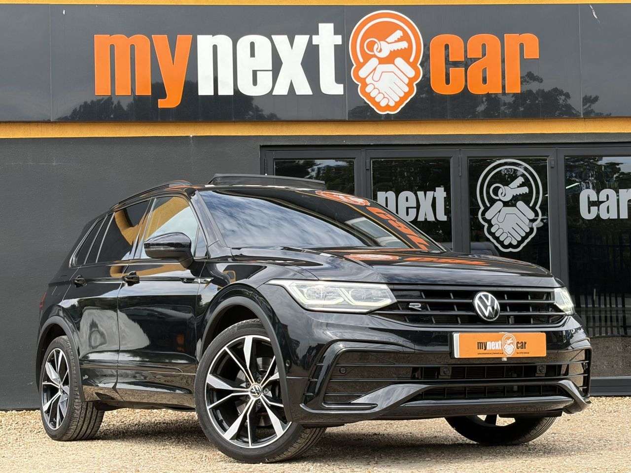 A 2022 VOLKSWAGEN TIGUAN 2.0 TSI R-Line SUV 5dr Petrol DSG 4Motion Euro 6 (s/s) (190 ps) FULLY LOADE A 2022 VOLKSWAGEN TIGUAN 2.0 TSI R-Line SUV 5dr Petrol DSG 4Motion Euro 6 (s/s) (190 ps) FULLY LOADE