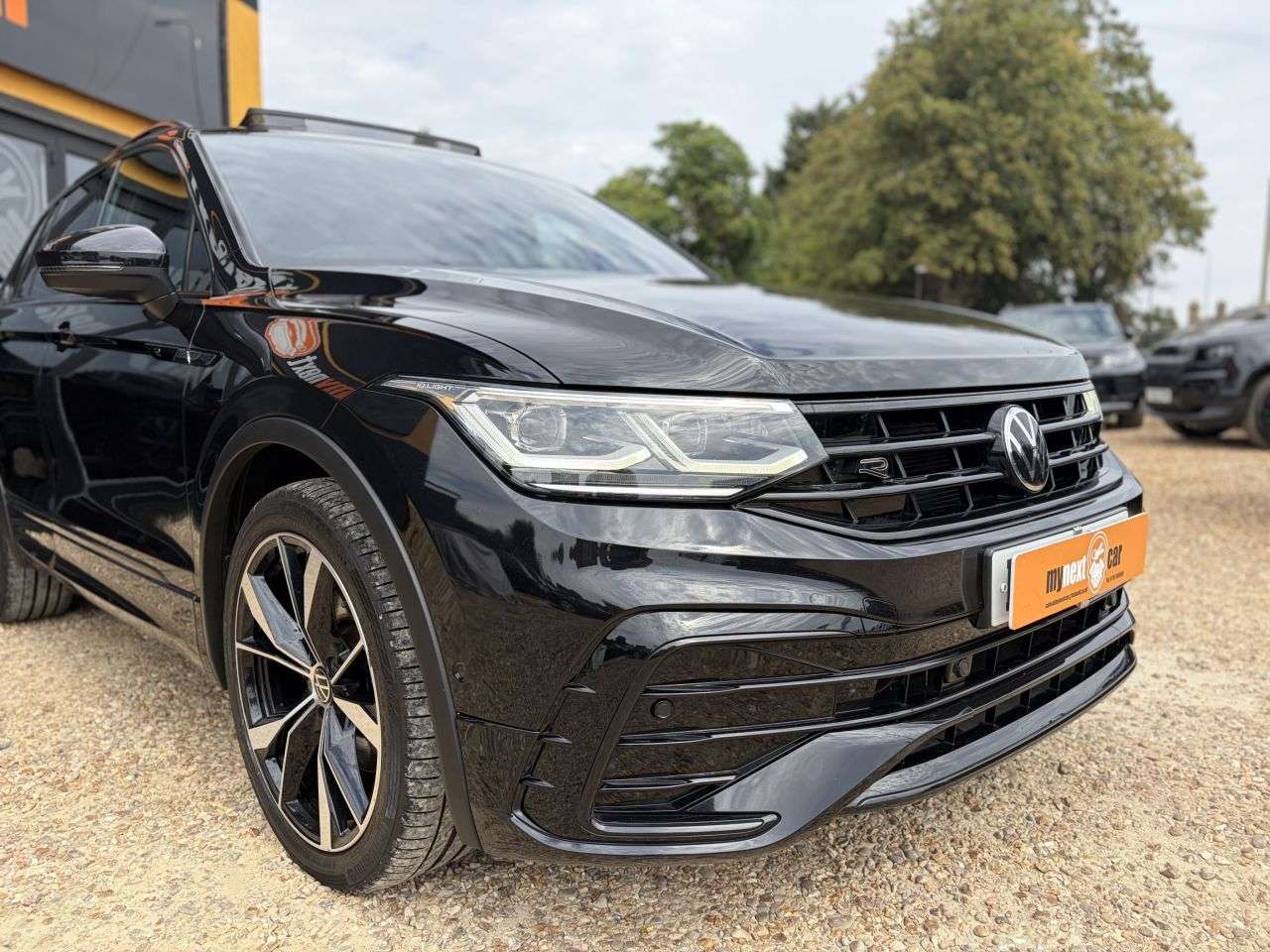 A 2022 VOLKSWAGEN TIGUAN 2.0 TSI R-Line SUV 5dr Petrol DSG 4Motion Euro 6 (s/s) (190 ps) FULLY LOADE A 2022 VOLKSWAGEN TIGUAN 2.0 TSI R-Line SUV 5dr Petrol DSG 4Motion Euro 6 (s/s) (190 ps) FULLY LOADE