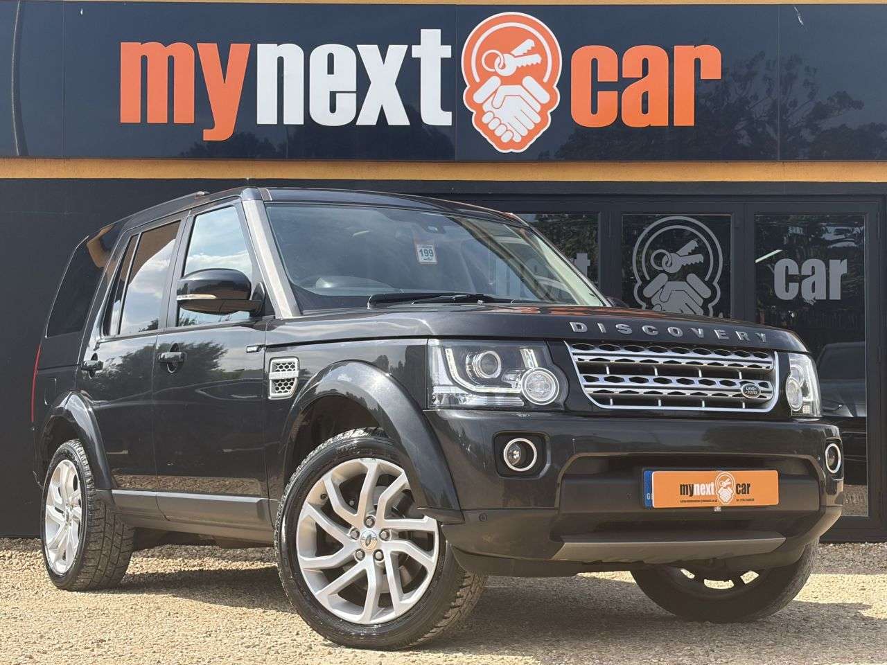 A 2015 LAND ROVER DISCOVERY 4 3.0 SD V6 HSE SUV 5dr Diesel Auto 4WD Euro 5 (s/s) (255 bhp) Satellite Navi A 2015 LAND ROVER DISCOVERY 4 3.0 SD V6 HSE SUV 5dr Diesel Auto 4WD Euro 5 (s/s) (255 bhp) Satellite Navi