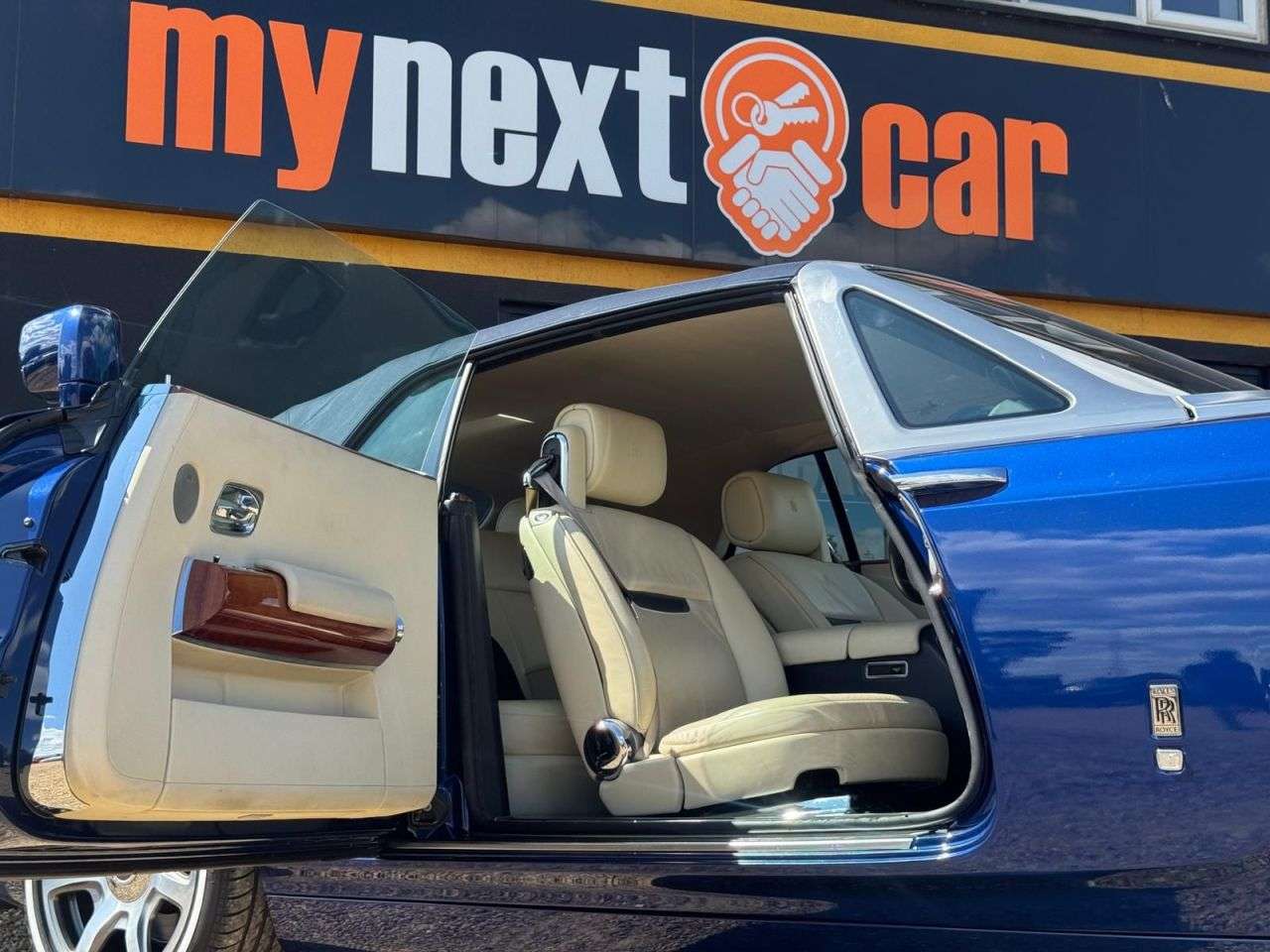 A 2007 ROLLS-ROYCE PHANTOM 6.7 V12 Drophead Coupe 2dr Petrol Auto Euro 4 (453 bhp) METROPOLITAN BLUE + A 2007 ROLLS-ROYCE PHANTOM 6.7 V12 Drophead Coupe 2dr Petrol Auto Euro 4 (453 bhp) METROPOLITAN BLUE +