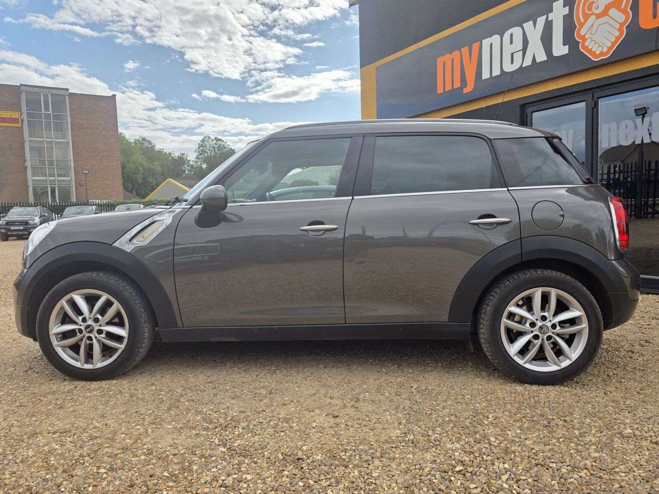 A 2012 MINI COUNTRYMAN 1.6 Cooper SUV 5dr Petrol Manual Euro 5 (s/s) (122 ps) Over £7000 worth of A 2012 MINI COUNTRYMAN 1.6 Cooper SUV 5dr Petrol Manual Euro 5 (s/s) (122 ps) Over £7000 worth of