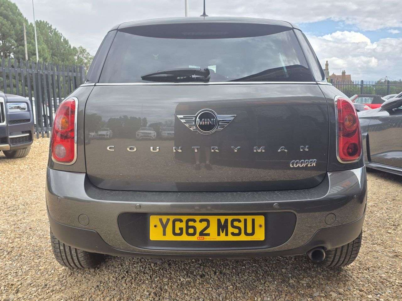 A 2012 MINI COUNTRYMAN 1.6 Cooper SUV 5dr Petrol Manual Euro 5 (s/s) (122 ps) Over £7000 worth of A 2012 MINI COUNTRYMAN 1.6 Cooper SUV 5dr Petrol Manual Euro 5 (s/s) (122 ps) Over £7000 worth of