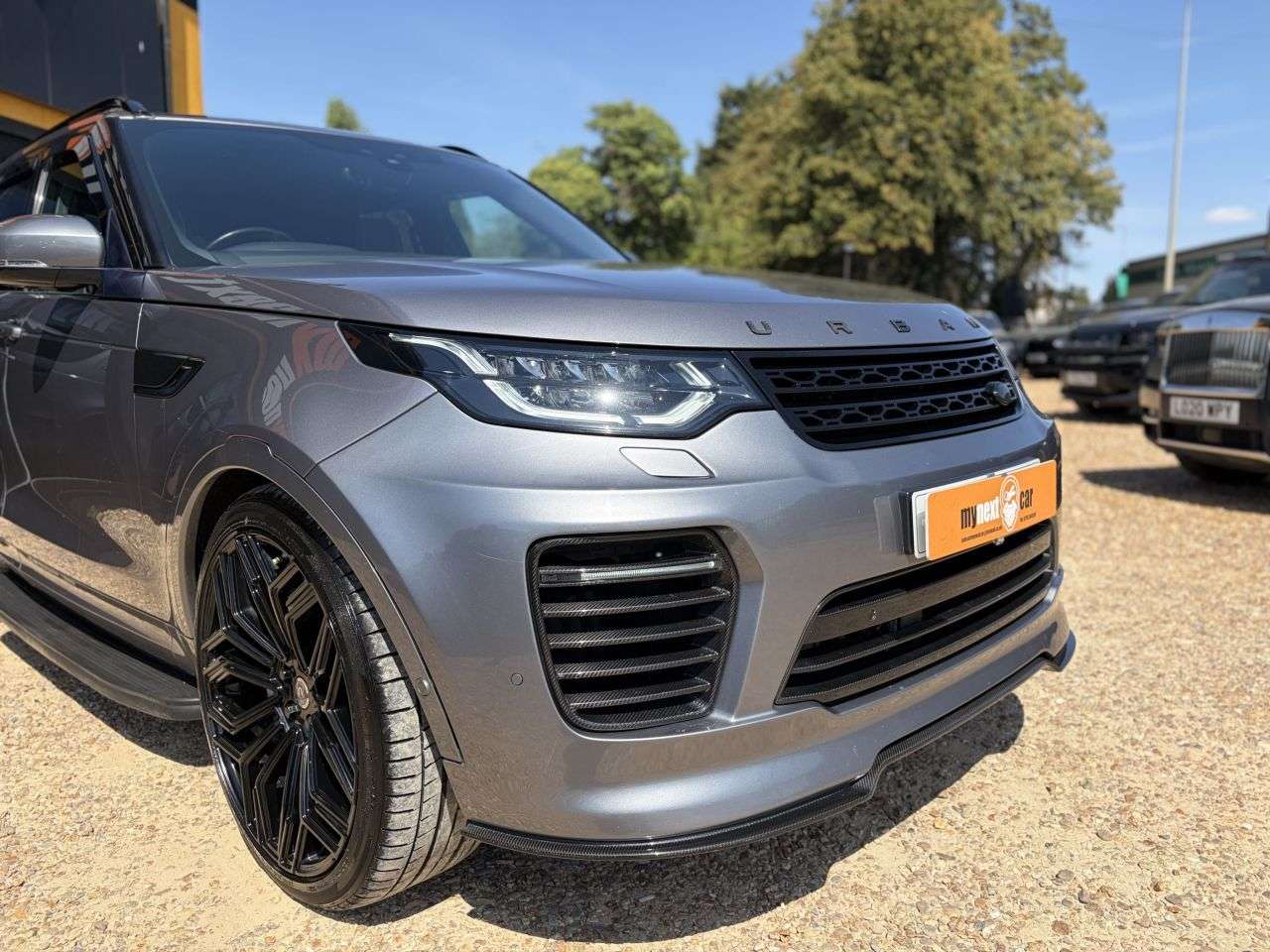 A 2019 LAND ROVER DISCOVERY 3.0 SD V6 HSE SUV 5dr Diesel Auto 4WD Euro 6 (s/s) (306 ps) 5 SEATS + 23" U A 2019 LAND ROVER DISCOVERY 3.0 SD V6 HSE SUV 5dr Diesel Auto 4WD Euro 6 (s/s) (306 ps) 5 SEATS + 23" U