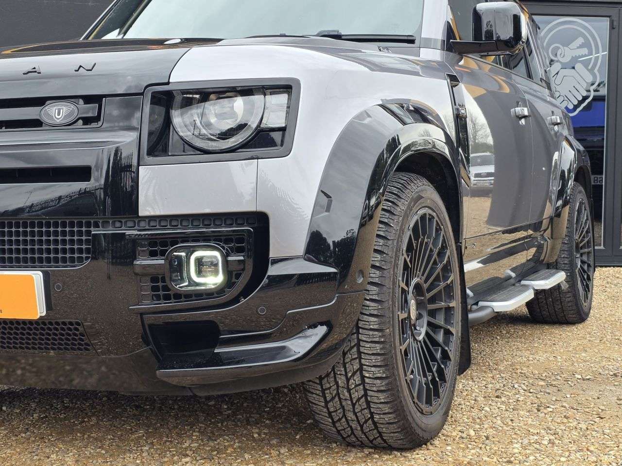 2023 LAND ROVER DEFENDER 110 2023 LAND ROVER DEFENDER 110