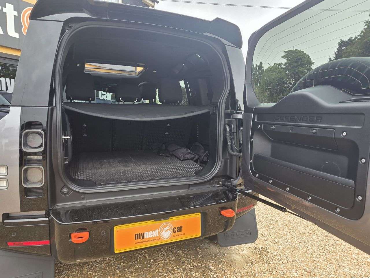 2023 LAND ROVER DEFENDER 110 2023 LAND ROVER DEFENDER 110