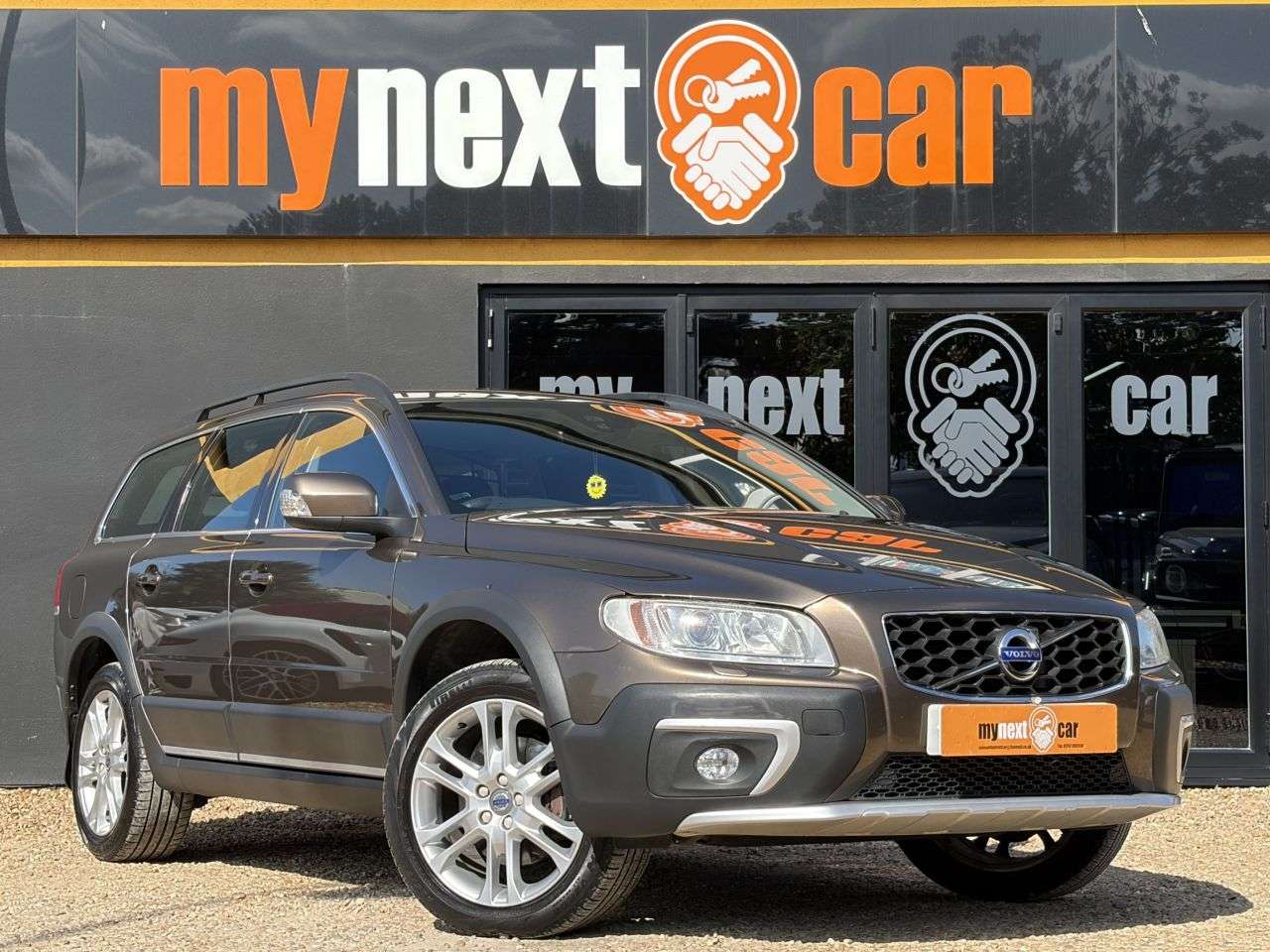 A 2015 VOLVO XC70 2.4 D4 SE Lux Estate 5dr Diesel Auto AWD Euro 6 (s/s) (181 ps) HEATED SEATS A 2015 VOLVO XC70 2.4 D4 SE Lux Estate 5dr Diesel Auto AWD Euro 6 (s/s) (181 ps) HEATED SEATS