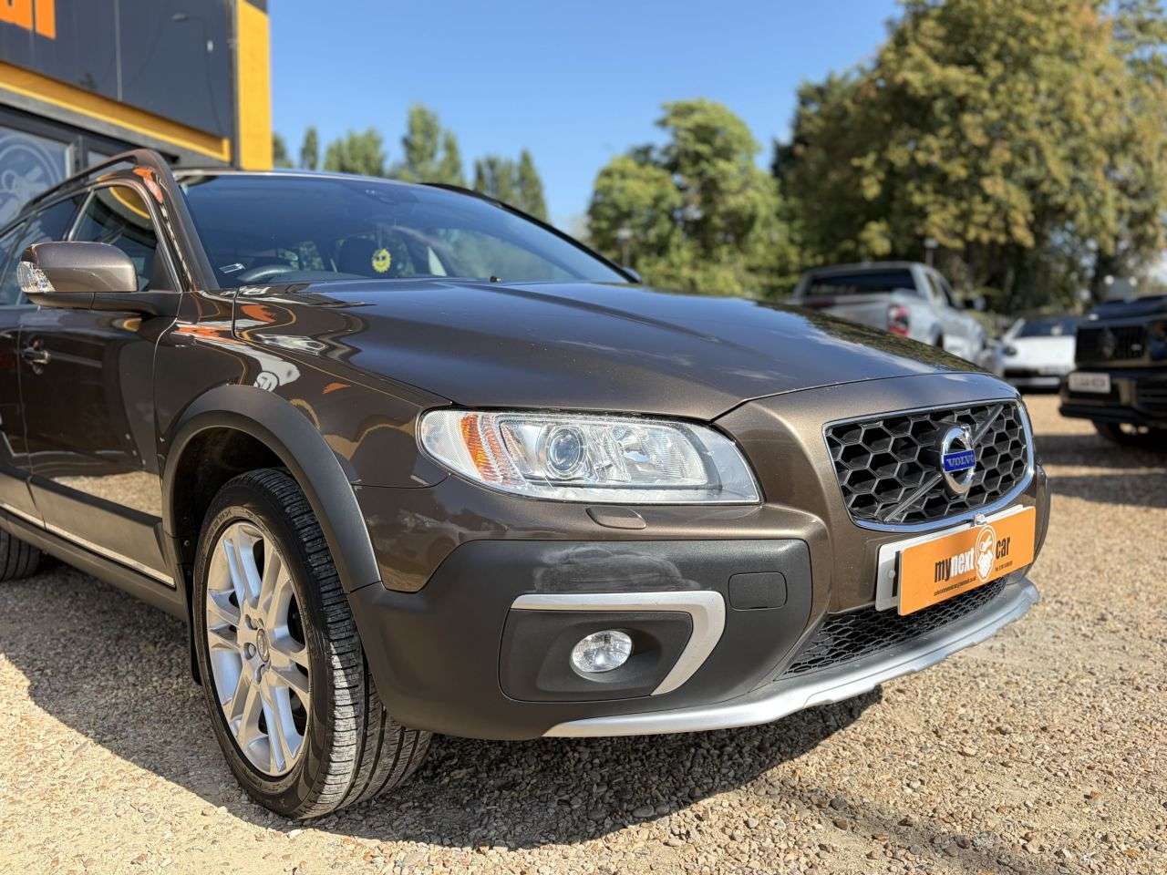 A 2015 VOLVO XC70 2.4 D4 SE Lux Estate 5dr Diesel Auto AWD Euro 6 (s/s) (181 ps) HEATED SEATS A 2015 VOLVO XC70 2.4 D4 SE Lux Estate 5dr Diesel Auto AWD Euro 6 (s/s) (181 ps) HEATED SEATS