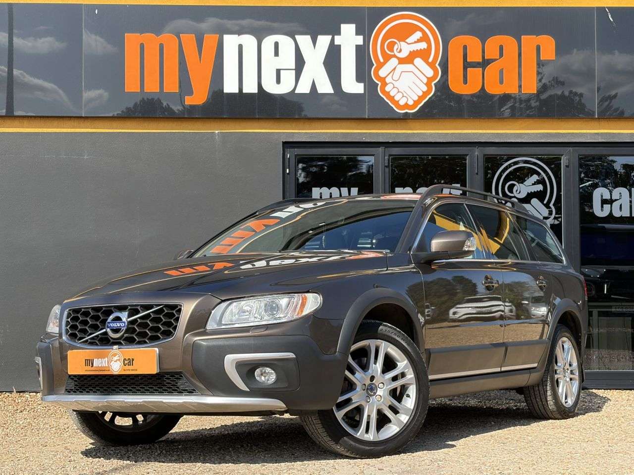 A 2015 VOLVO XC70 2.4 D4 SE Lux Estate 5dr Diesel Auto AWD Euro 6 (s/s) (181 ps) HEATED SEATS A 2015 VOLVO XC70 2.4 D4 SE Lux Estate 5dr Diesel Auto AWD Euro 6 (s/s) (181 ps) HEATED SEATS