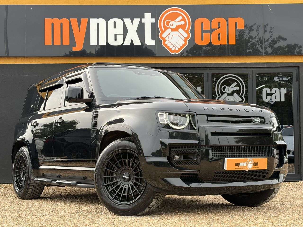 A 2022 LAND ROVER DEFENDER 110 5.0 P525 V8 SUV 5dr Petrol Auto 4WD Euro 6 (s/s) (525 ps) MERDIAN SOUND SYS A 2022 LAND ROVER DEFENDER 110 5.0 P525 V8 SUV 5dr Petrol Auto 4WD Euro 6 (s/s) (525 ps) MERDIAN SOUND SYS