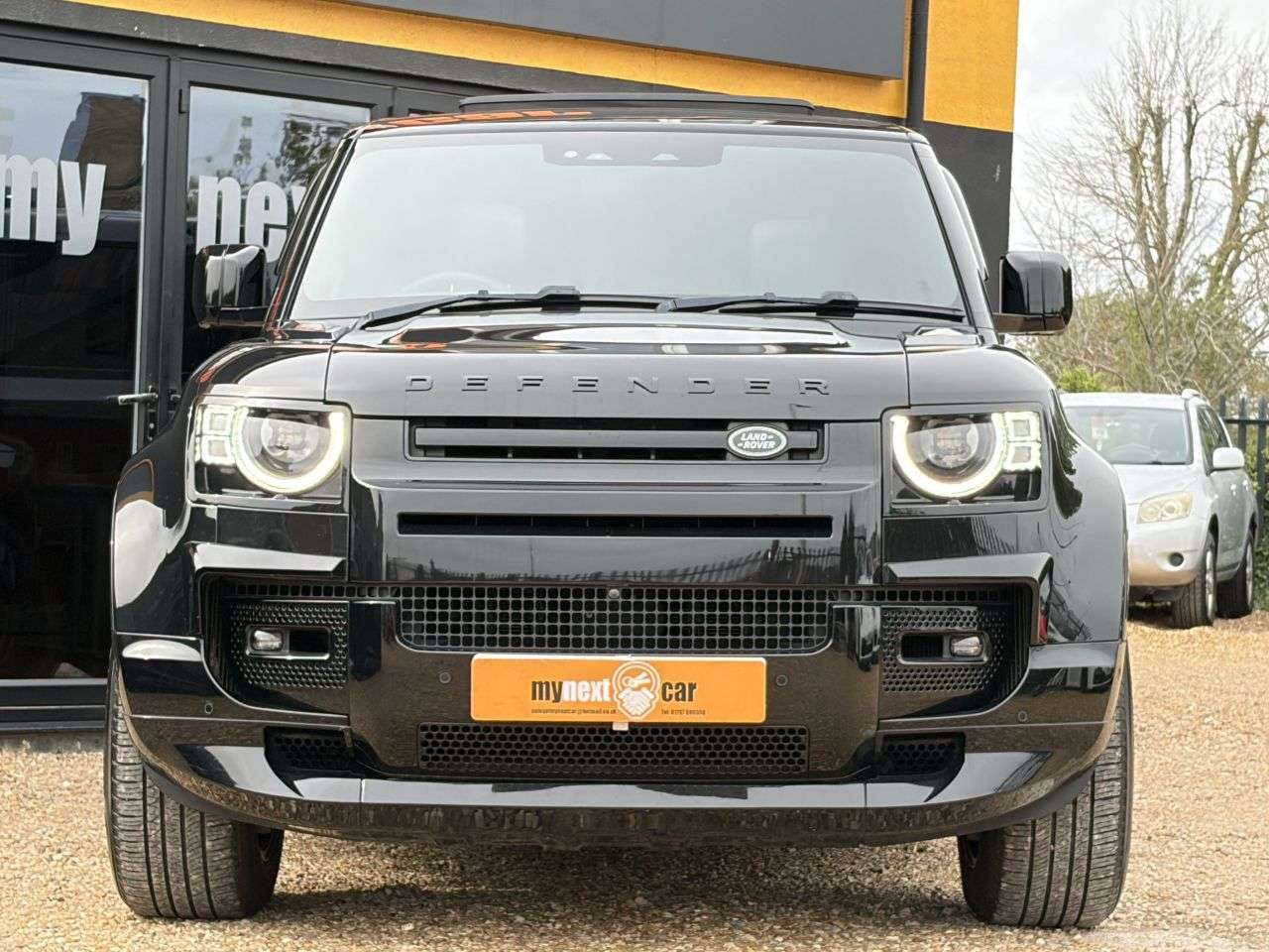 A 2022 LAND ROVER DEFENDER 110 5.0 P525 V8 SUV 5dr Petrol Auto 4WD Euro 6 (s/s) (525 ps) MERDIAN SOUND SYS A 2022 LAND ROVER DEFENDER 110 5.0 P525 V8 SUV 5dr Petrol Auto 4WD Euro 6 (s/s) (525 ps) MERDIAN SOUND SYS