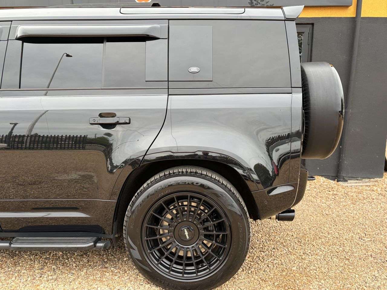 2022 LAND ROVER DEFENDER 110 2022 LAND ROVER DEFENDER 110