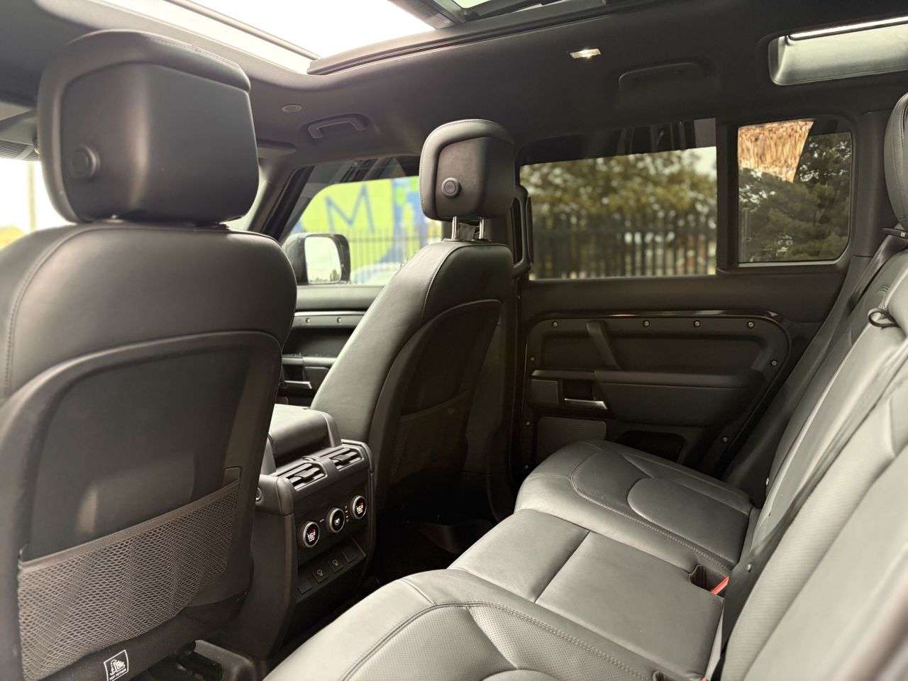 2022 LAND ROVER DEFENDER 110 2022 LAND ROVER DEFENDER 110