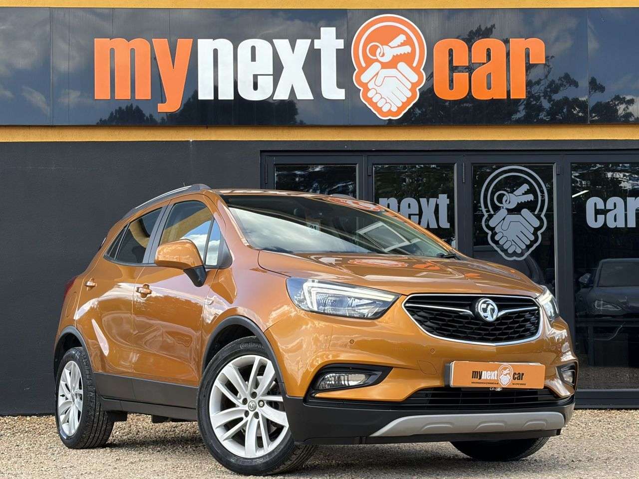 A 2018 VAUXHALL MOKKA X 1.4i Turbo Design Nav SUV 5dr Petrol Auto Euro 6 (140 ps) AUTOMATIC + FULL A 2018 VAUXHALL MOKKA X 1.4i Turbo Design Nav SUV 5dr Petrol Auto Euro 6 (140 ps) AUTOMATIC + FULL