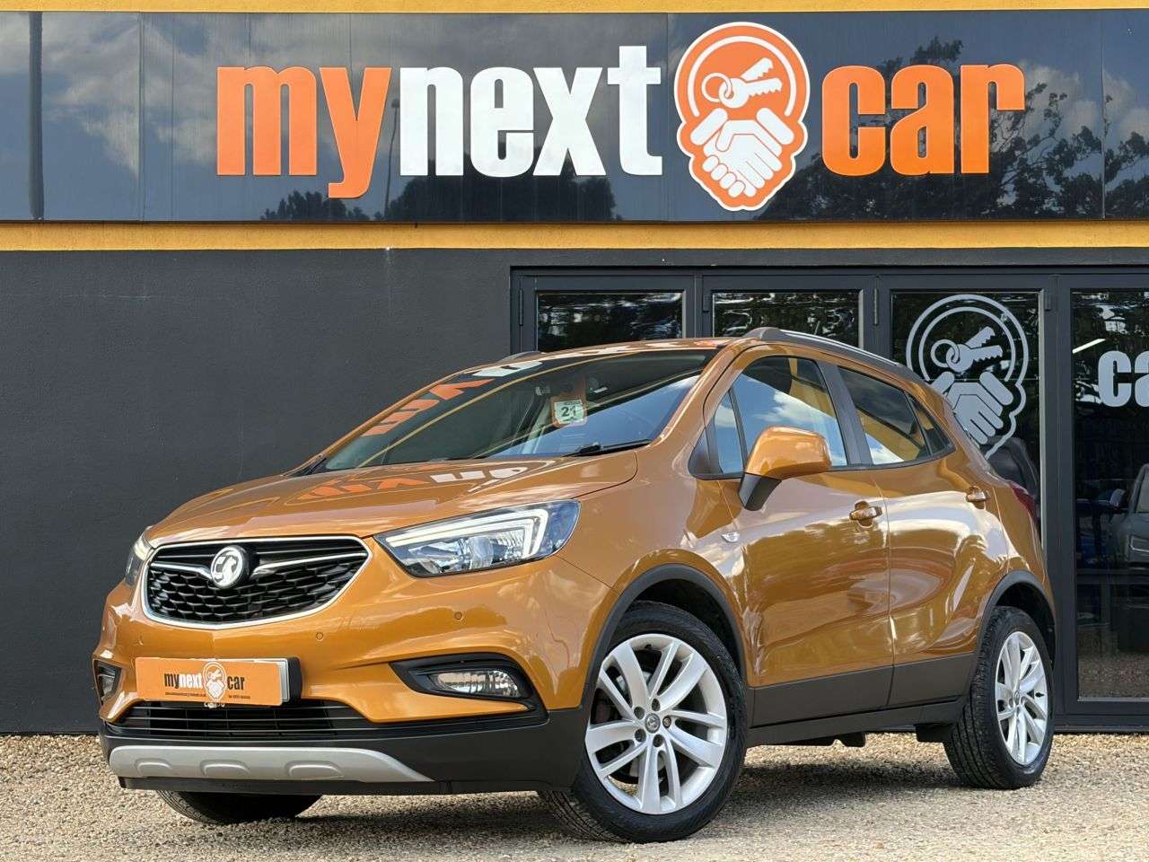 A 2018 VAUXHALL MOKKA X 1.4i Turbo Design Nav SUV 5dr Petrol Auto Euro 6 (140 ps) AUTOMATIC + FULL A 2018 VAUXHALL MOKKA X 1.4i Turbo Design Nav SUV 5dr Petrol Auto Euro 6 (140 ps) AUTOMATIC + FULL