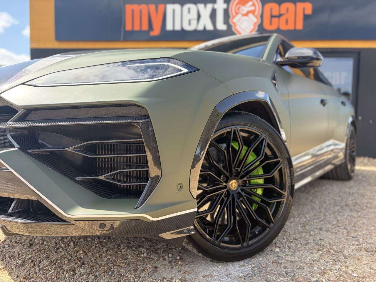 A 2026 LAMBORGHINI URUS 4.0 V8 BiTurbo 25.9kWh SE SUV 5dr Petrol Plug-in Hybrid Auto 4WD Euro 6 (80 A 2026 LAMBORGHINI URUS 4.0 V8 BiTurbo 25.9kWh SE SUV 5dr Petrol Plug-in Hybrid Auto 4WD Euro 6 (80