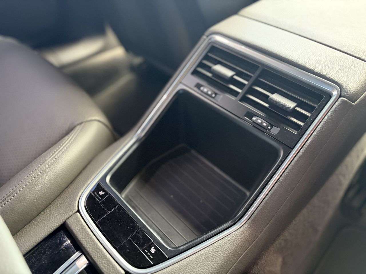 2019 PORSCHE PANAMERA 2019 PORSCHE PANAMERA