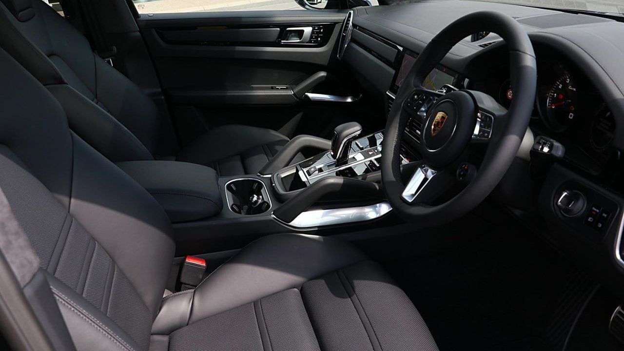 2019 PORSCHE CAYENNE 2019 PORSCHE CAYENNE