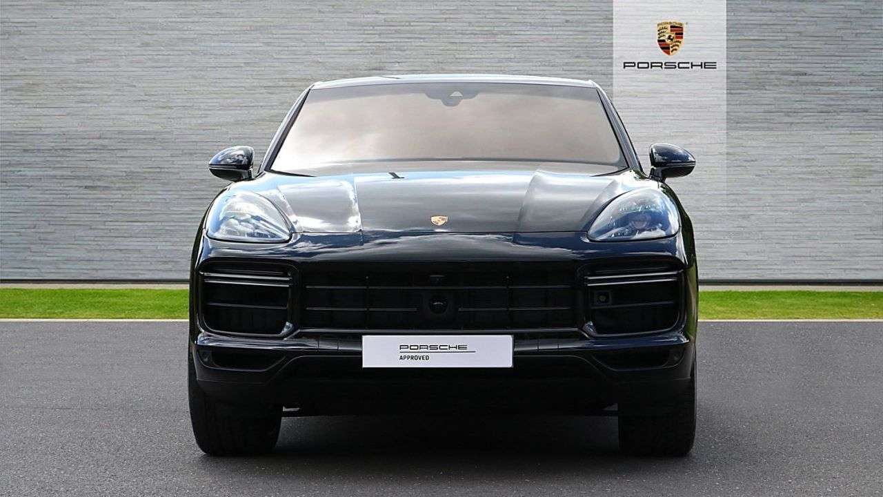 A 2019 PORSCHE CAYENNE 4.0T V8 Turbo Coupe 5dr Petrol TiptronicS 4WD Euro 6 (s/s) (550 ps) NIGHT V A 2019 PORSCHE CAYENNE 4.0T V8 Turbo Coupe 5dr Petrol TiptronicS 4WD Euro 6 (s/s) (550 ps) NIGHT V