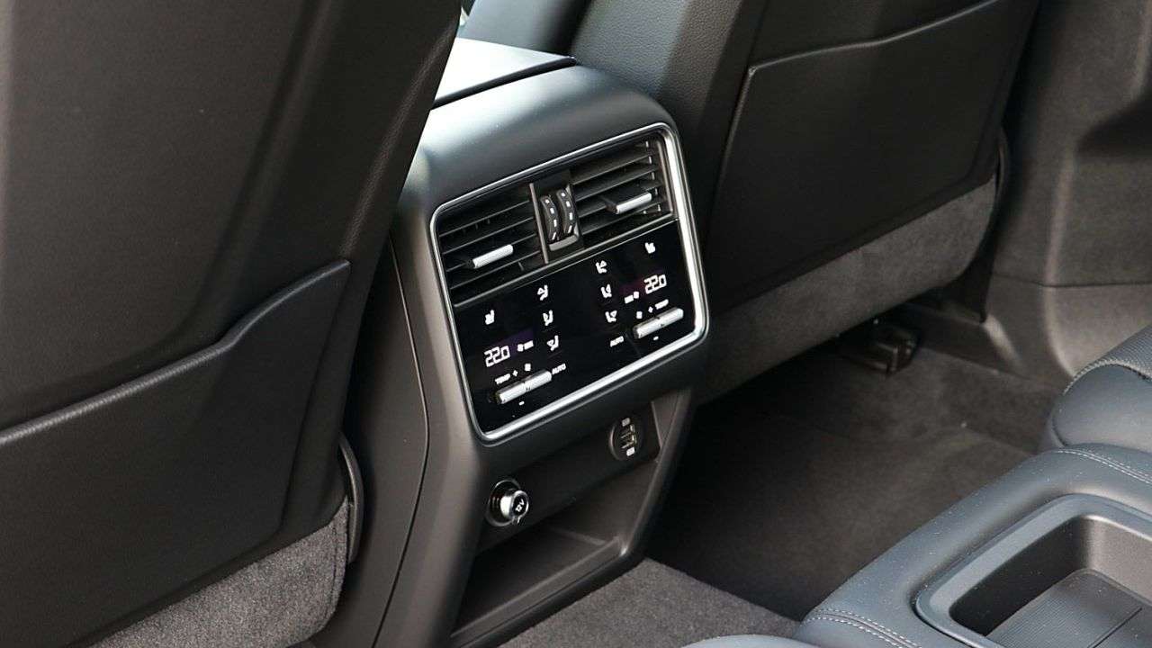 2019 PORSCHE CAYENNE 2019 PORSCHE CAYENNE