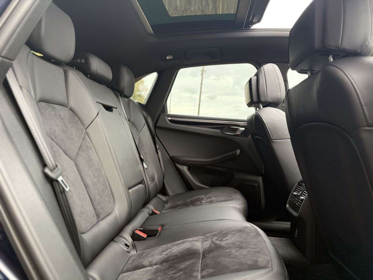 2021 PORSCHE MACAN 2021 PORSCHE MACAN