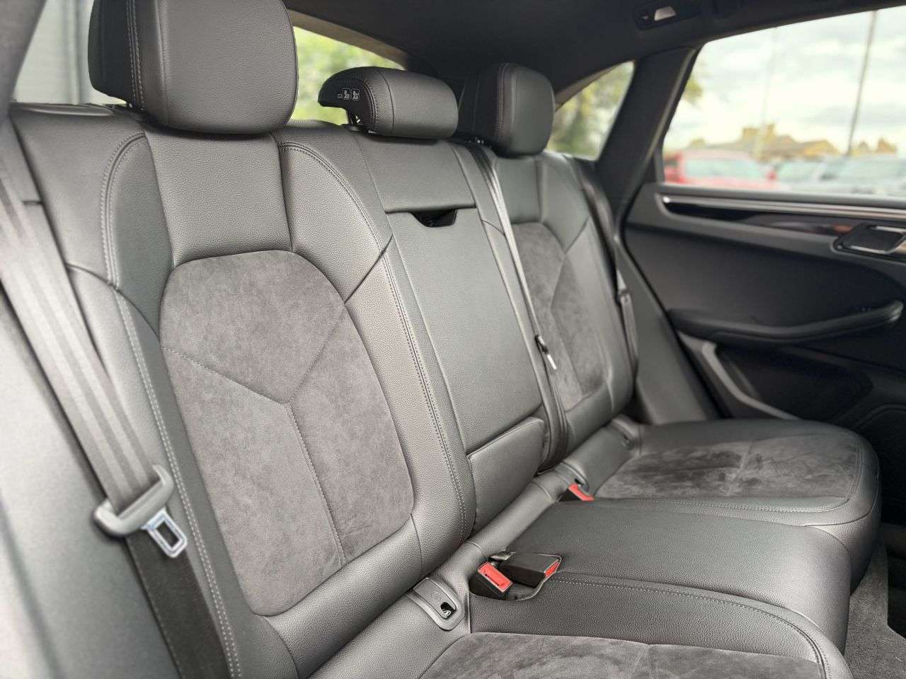 2021 PORSCHE MACAN 2021 PORSCHE MACAN