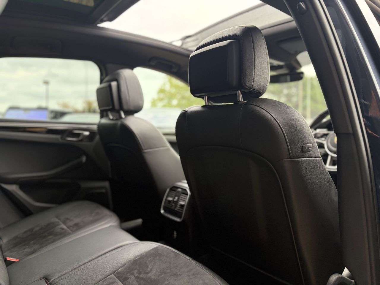 2021 PORSCHE MACAN 2021 PORSCHE MACAN